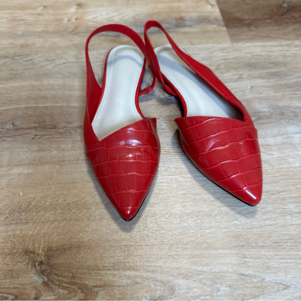 Women's Red Pointed Slingback Flats by - Picture 6 of 6